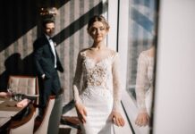 Dlaczego warto postawić na prostą suknię ślubną