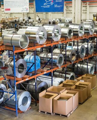 Automatyka magazynowa i „cichy magazyn” – projektowanie systemów, które pracują bez hałasu i stresu dla ludzi automatyka magazynowa