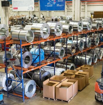 Automatyka magazynowa i „cichy magazyn” – projektowanie systemów, które pracują bez hałasu i stresu dla ludzi automatyka magazynowa